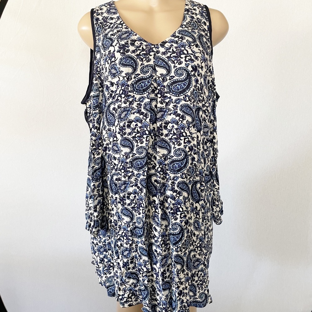 Beige by Eci Sz M Cold Shoulder Lined Dress Knee Length Blue Ivory Paisley Boho